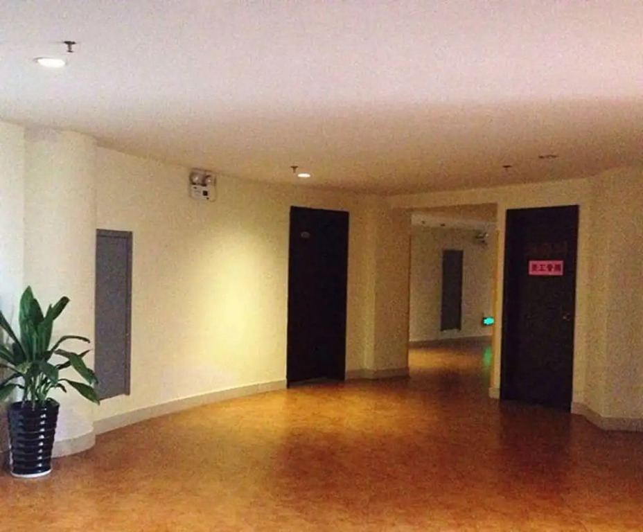 Luoya Fengqing Hotel