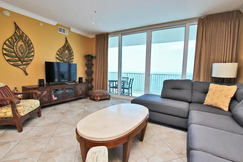 San Carlos 1509 - 3 Br condo
