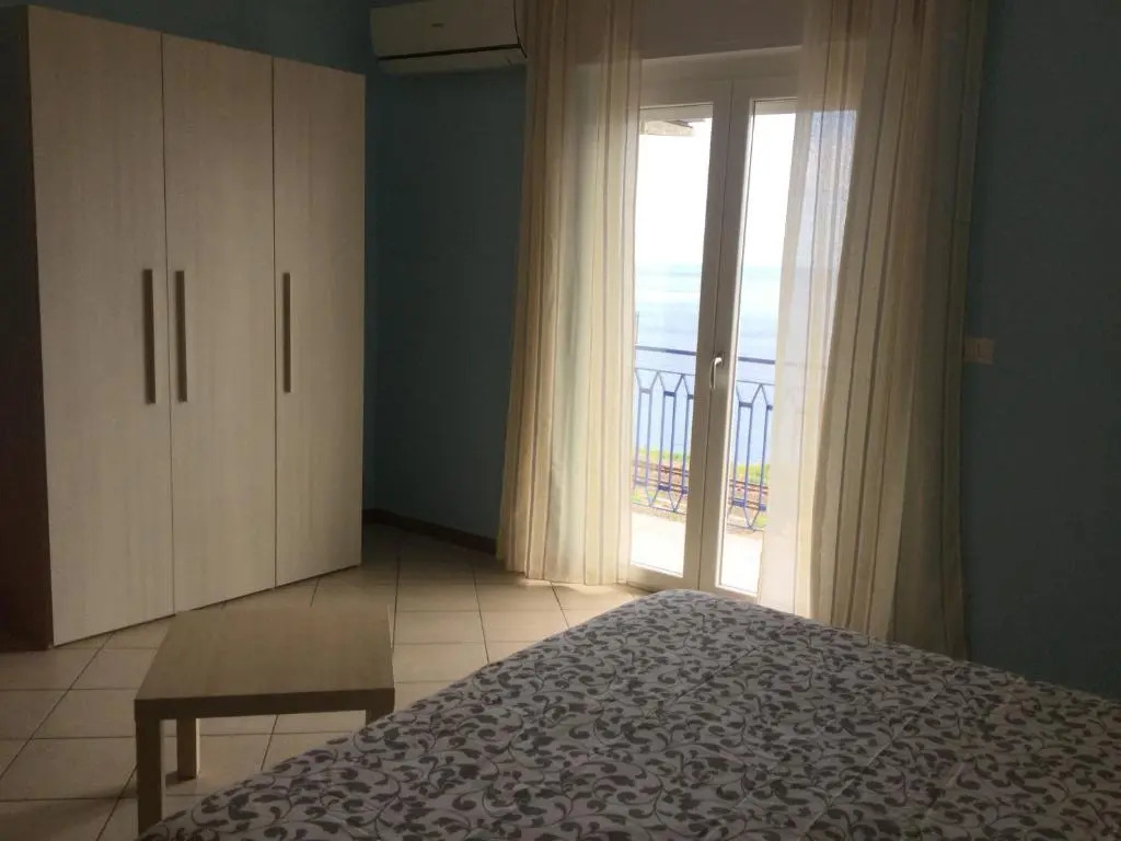 Holiday Rentals Taormina