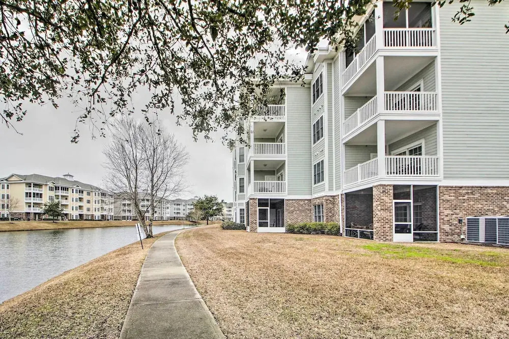 3 Mi to Ocean: Myrtle Beach Condo w/ Pool Access!