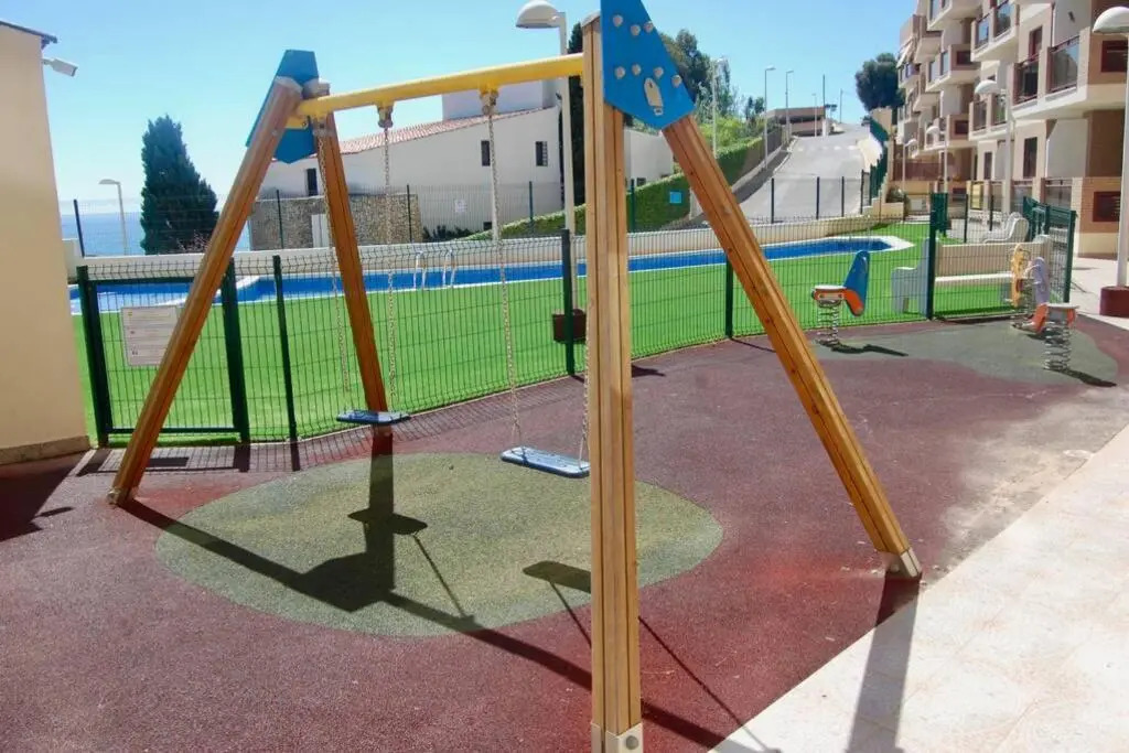 Mirador frente al mar. 1a linea. Piscina y parking