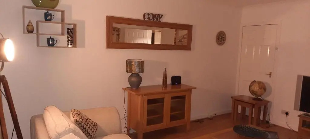 Prime Town Center, Modern, 2 Bedroom Apartment,Free Private Parking, WiFi