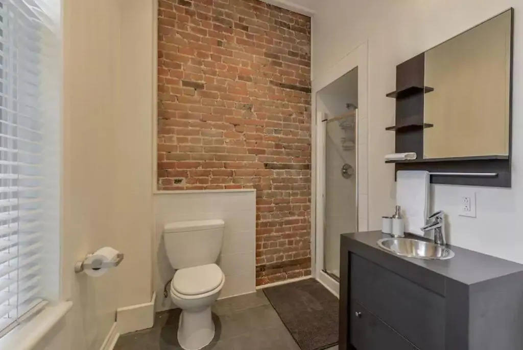 3-Bedroom Apartment on Montreal’s St-Denis Street