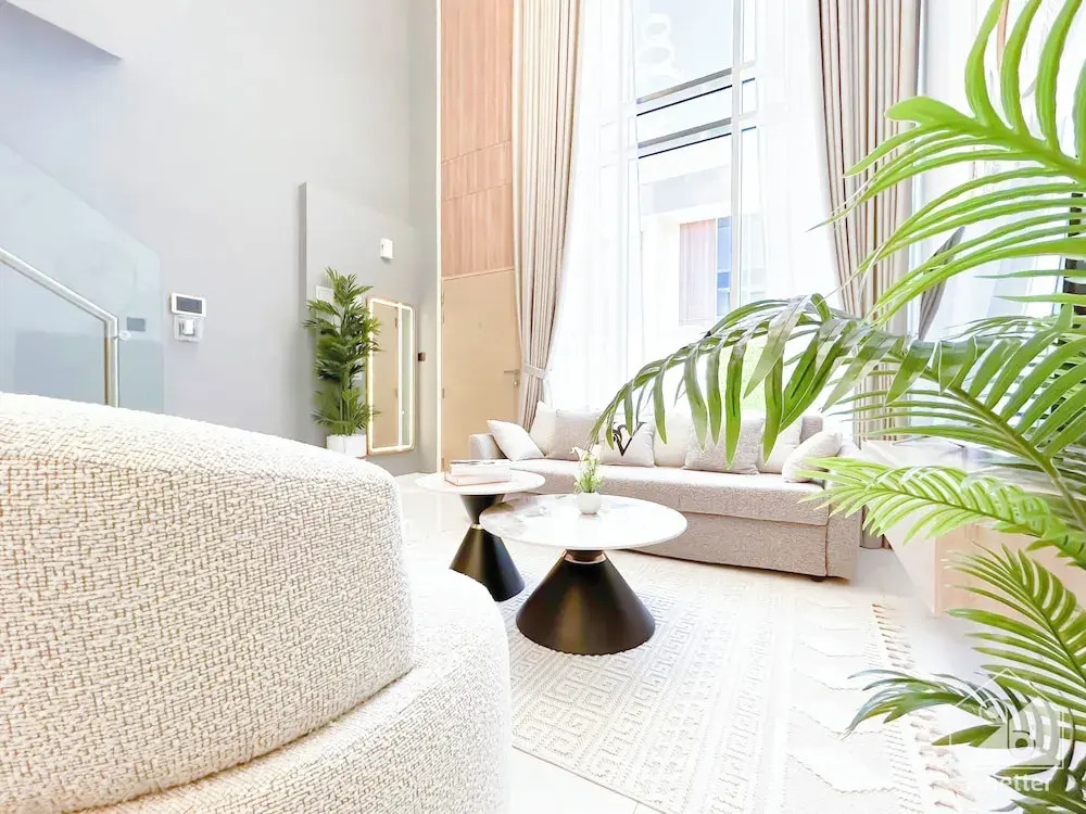 Luxury 1-br Villa in Rukan: Dubai Skyline Views!