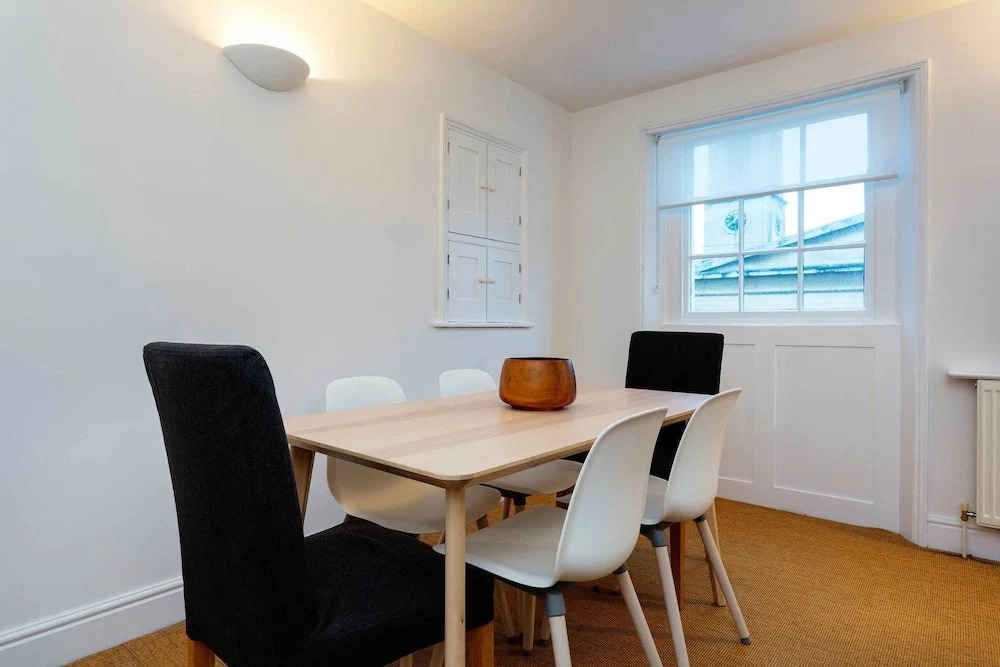 London Bridge Hideaway