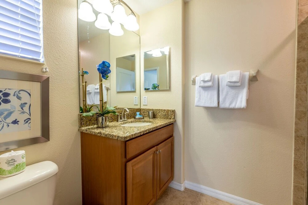 Cozzy home 5Bdr 5Bath with Pvt Pool and close to Disney parks