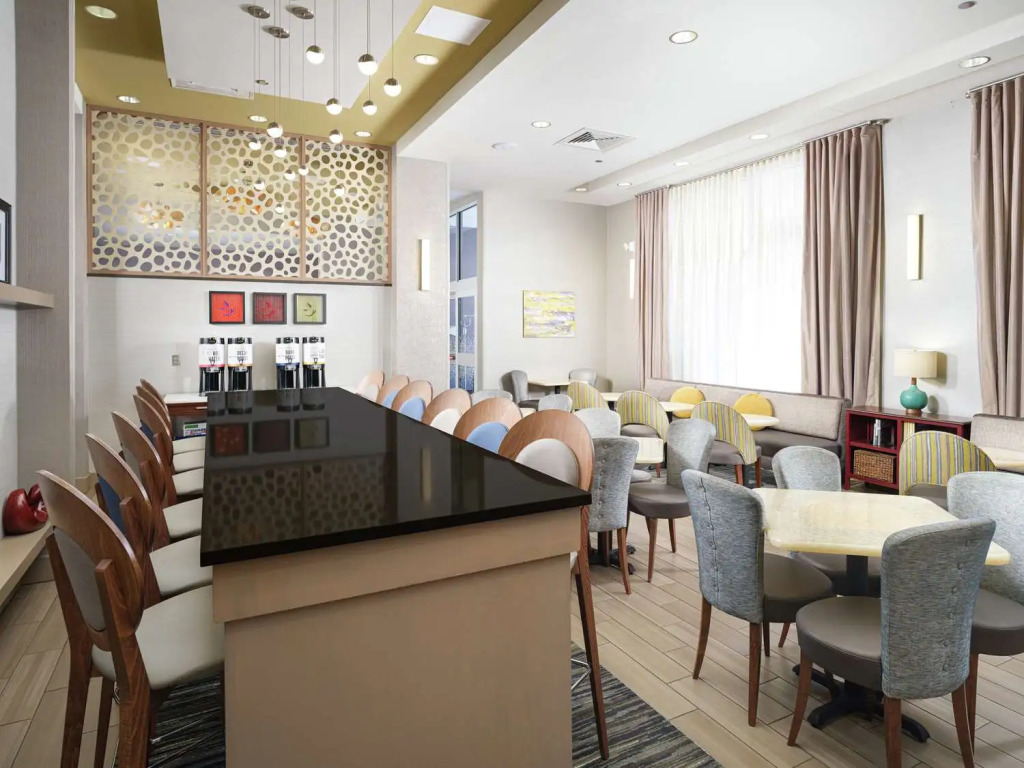 Hampton Inn Wilmington Downtown