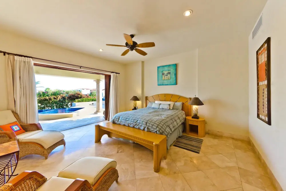 3,000 Sq. Ft. Villa With Beach Club Access: Villa de Phoenix