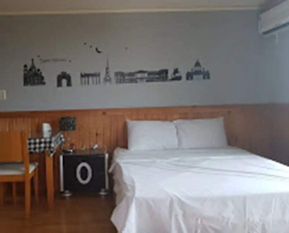 Queens Bay Pension