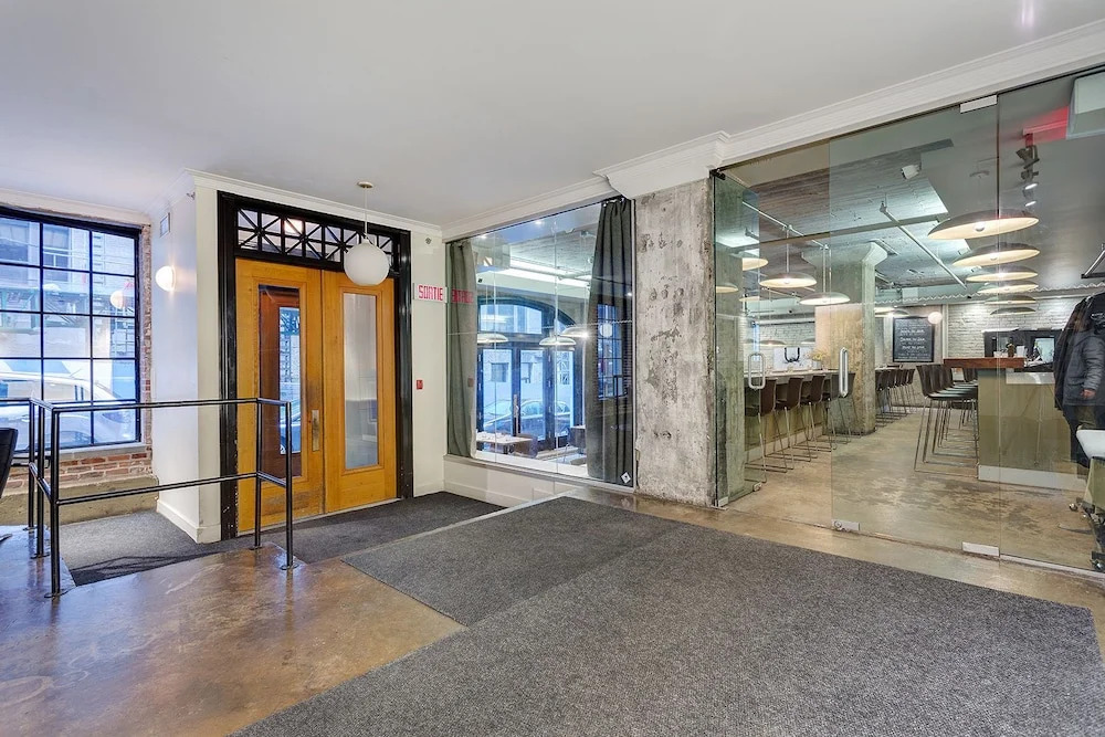 Unity Condo by Hometrotting