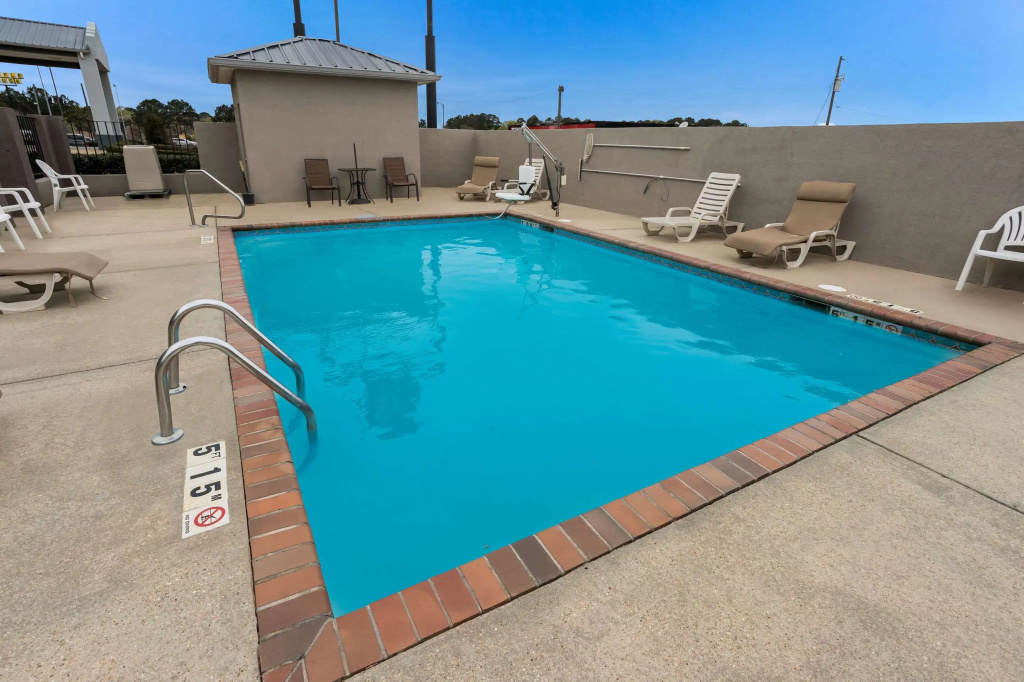 Quality Inn & Suites Pearl-Jackson
