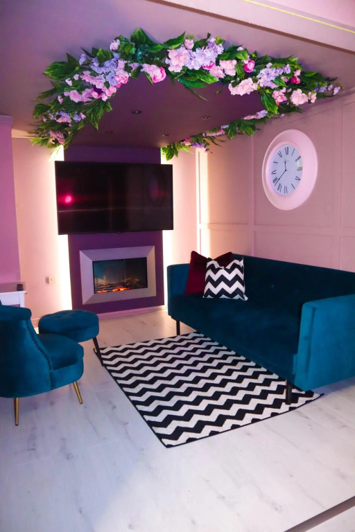 The Ultimate Hen Suite with Bar Area and Cinema Room