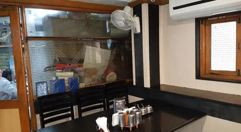 Hotel Sorrento Guest house Anna Nagar East Metro Shenoy Nagar metro budget monthly daily rooms