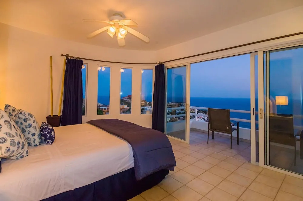 Elegant 6 Bedroom Villa With Amazing Ocean Views: Villa Clara Vista