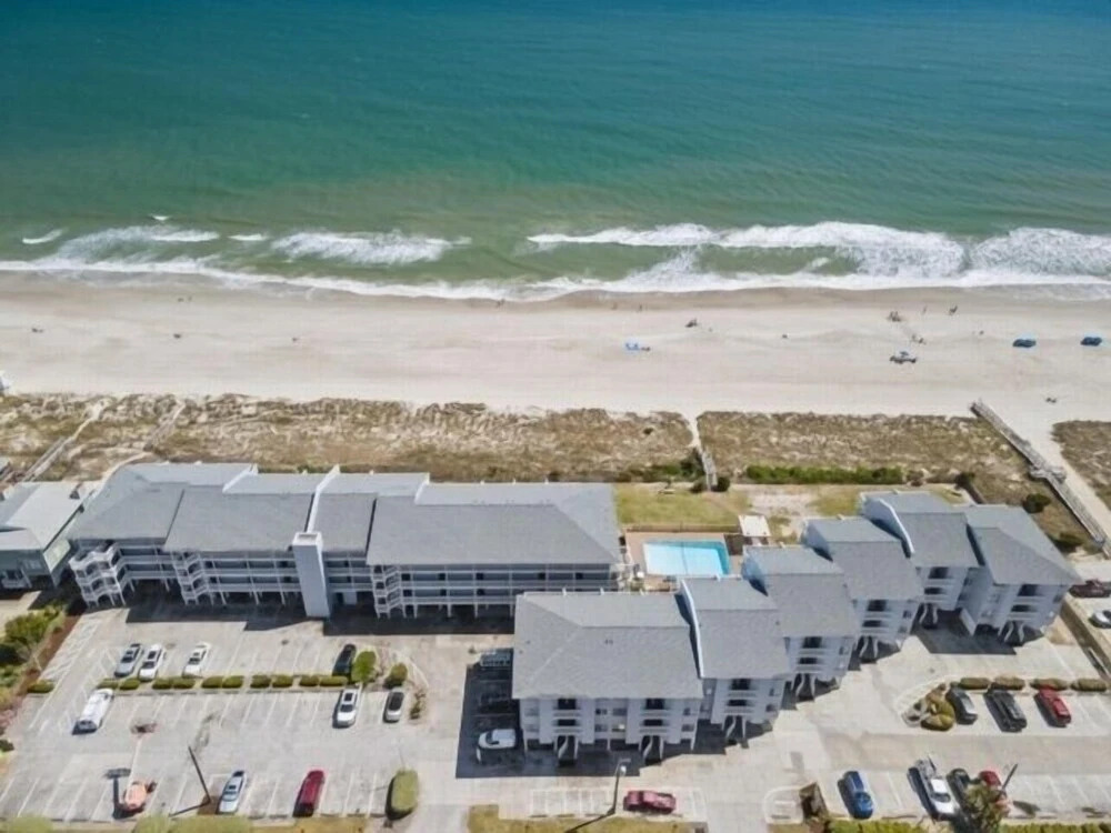 Pura Vida Pure Life - Expansive Views Of The Ocean And Wide Sandy Beach 1 Bedroom Condo by RedAwning