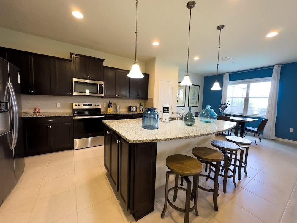 Villa Near Disney Themed Luxury 5bd With Pool 5 Bedroom Home