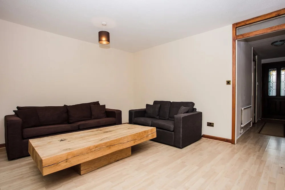 3 Bedroom House with Terrace Near Canada Water Underground Station