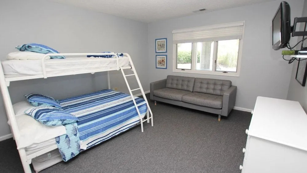 Stella Maris - 4 Br home by RedAwning