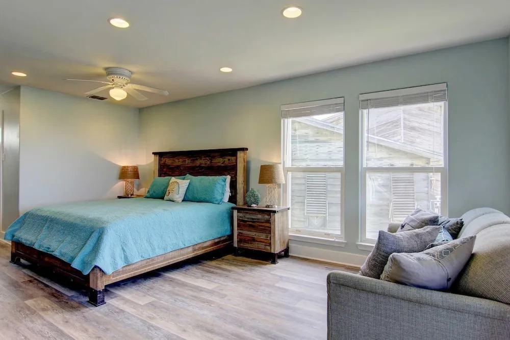 La Playa Paradise - 4 Br Home