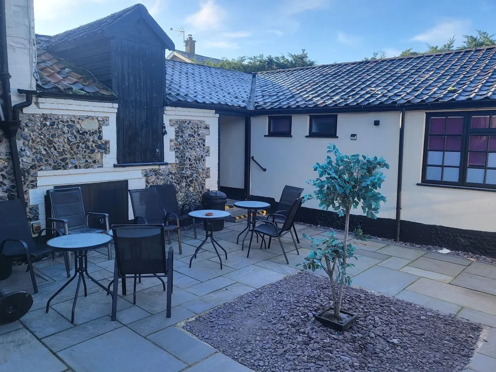 OYO Watton Vibe Hotel