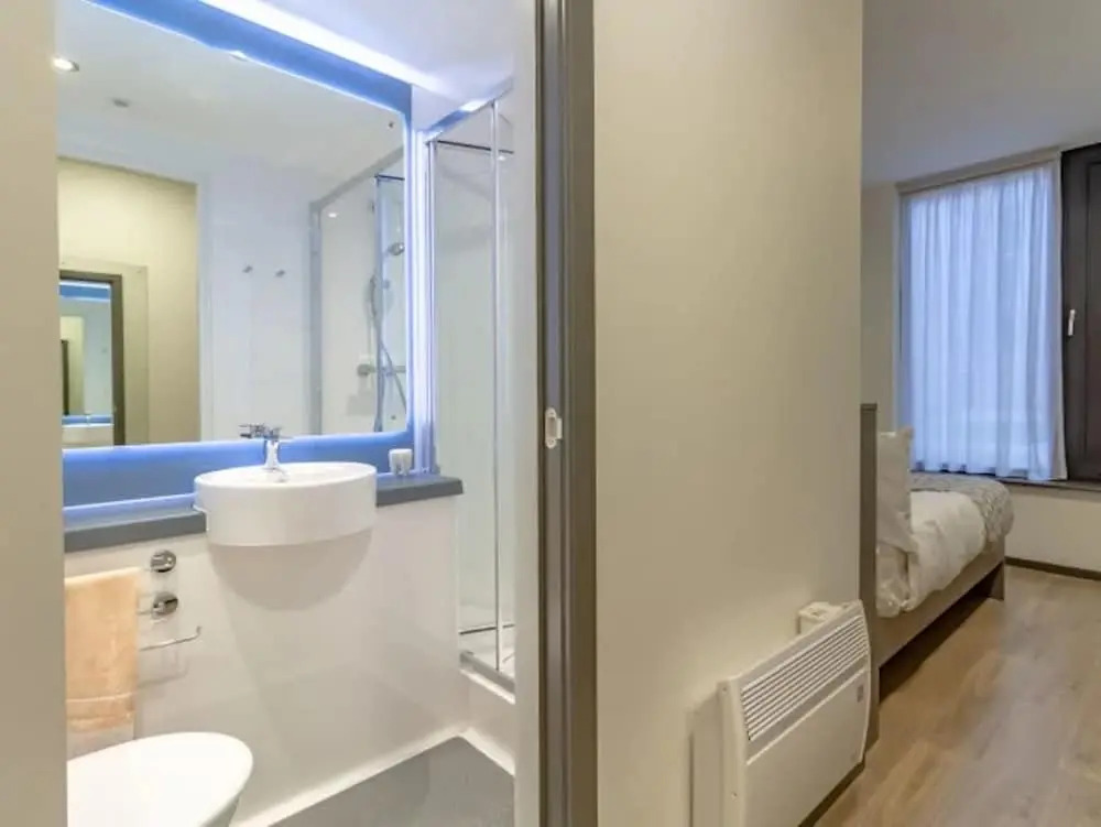 Modern Rooms in LEICESTER SK - Hostel