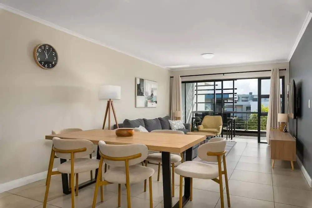 Modern 2 Bed Century City Apartment, Pool + Braai