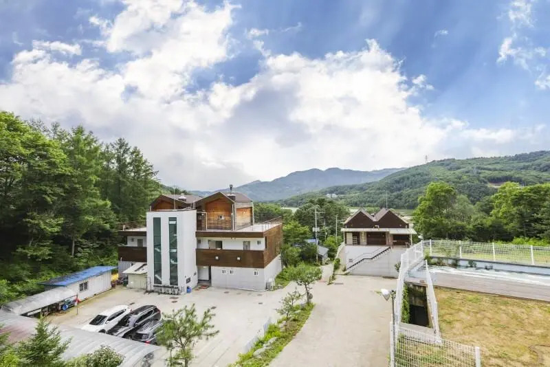 Yeonkkot Hosu Pension