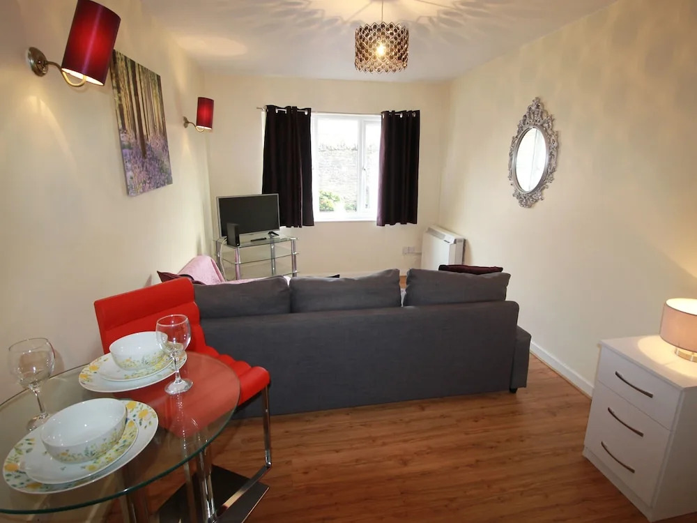 Richmond Court Apartment by Cardiff Holiday Homes