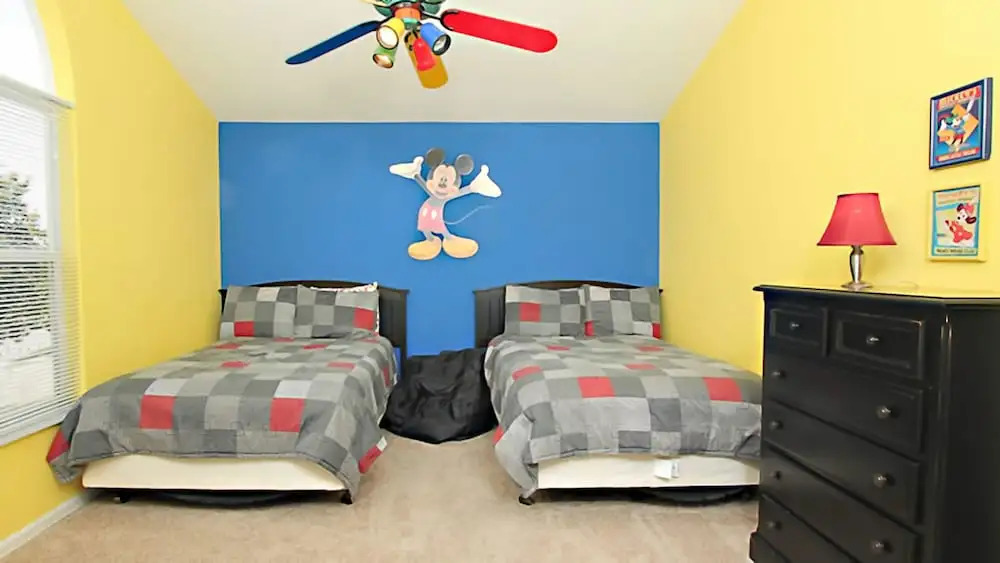 6 bedroom home in Windsor Palms