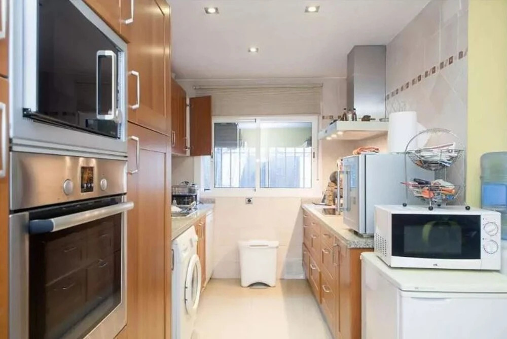 House With 5 Bedrooms in Dos Hermanas, With Pool Access, Enclosed Gard
