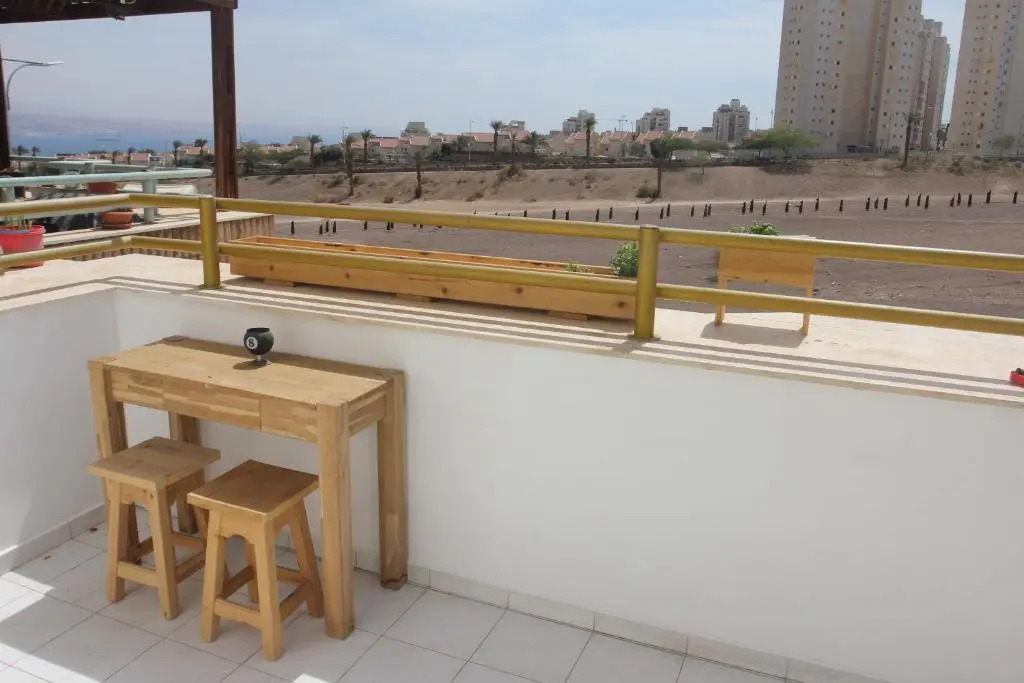 Israeliscene Sunny Flat