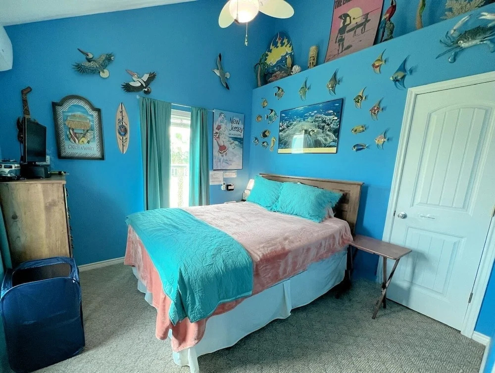 Blue Beacon 2 Bedroom Home by Redawning