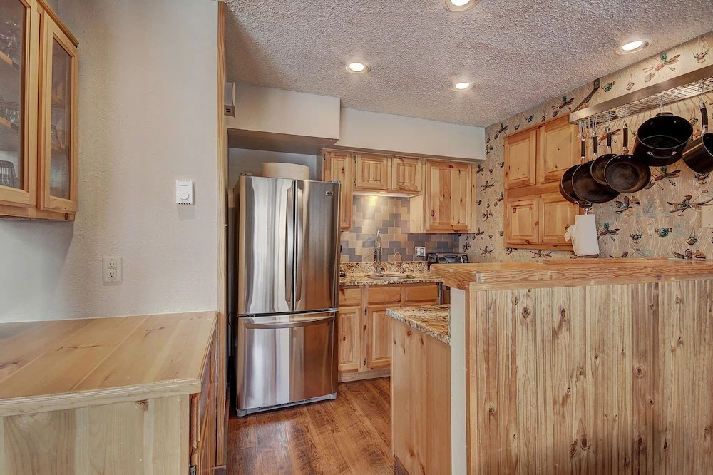 Nice Update Condo - Great Access to Superbee Lift in East Village - AN302 by RedAwning
