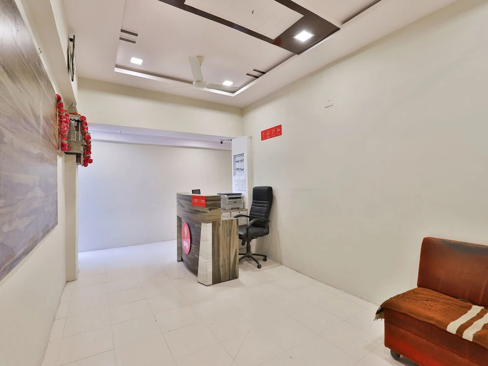 OYO 13598 Chandra Villas