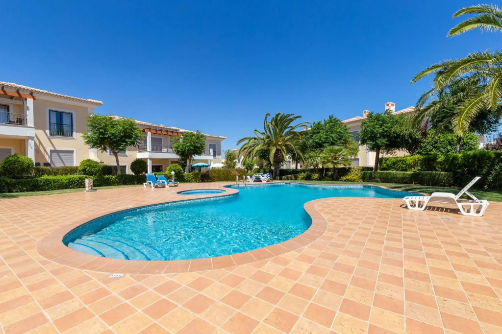 Santa Maria Apartment at Porto de Mos beach