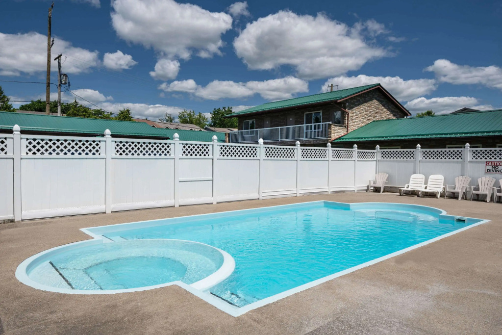 Howard Johnson by Wyndham Gananoque