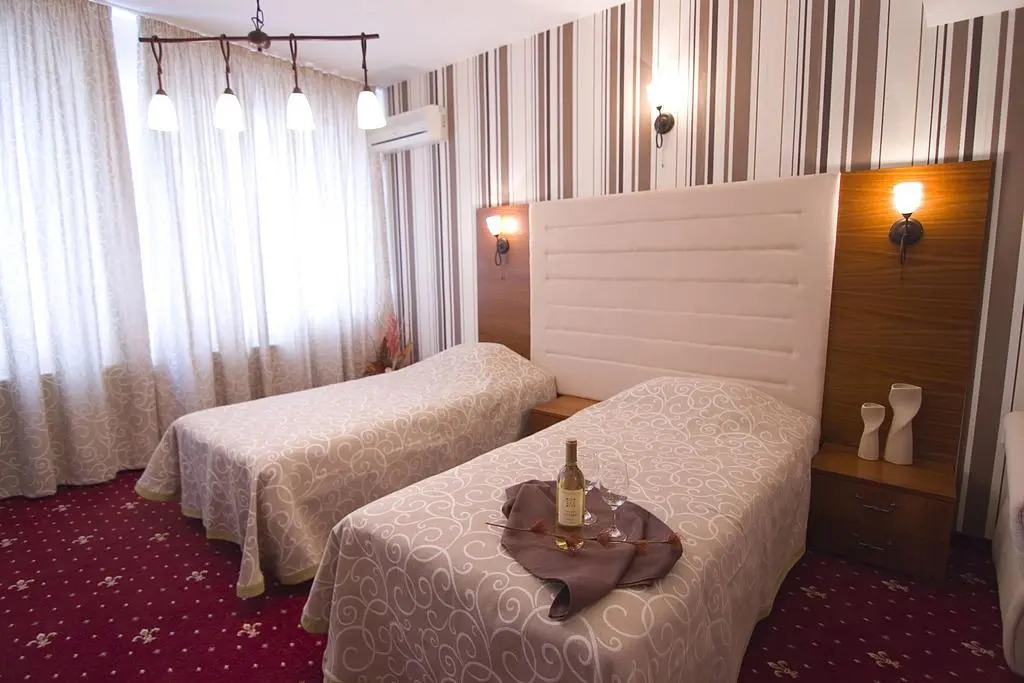 Arena Tarnovo Hotel -Free Private Parking