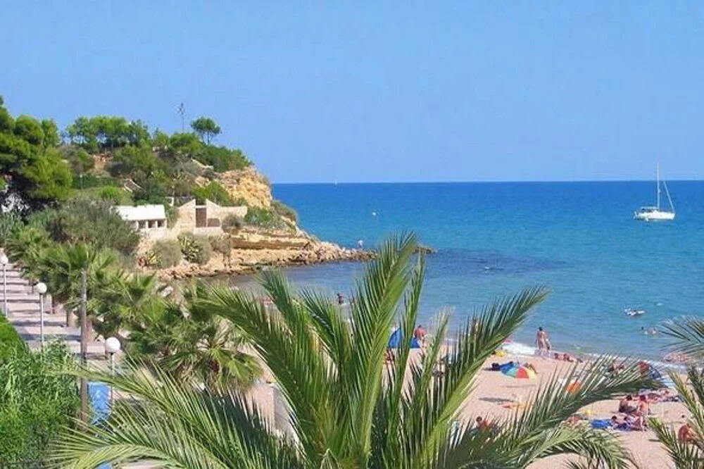House With 3 Bedrooms in Roda de Berà, With Wonderful Mountain View an
