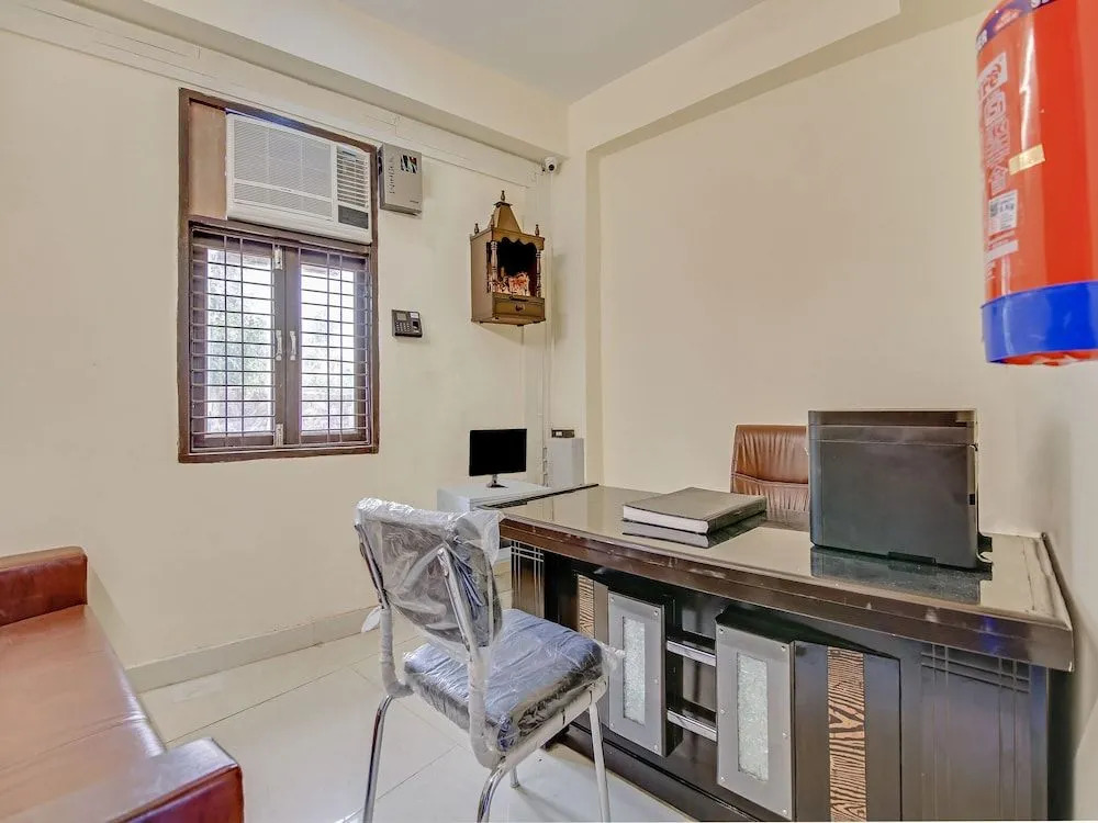 OYO Flagship 39564 Shiv Hotel