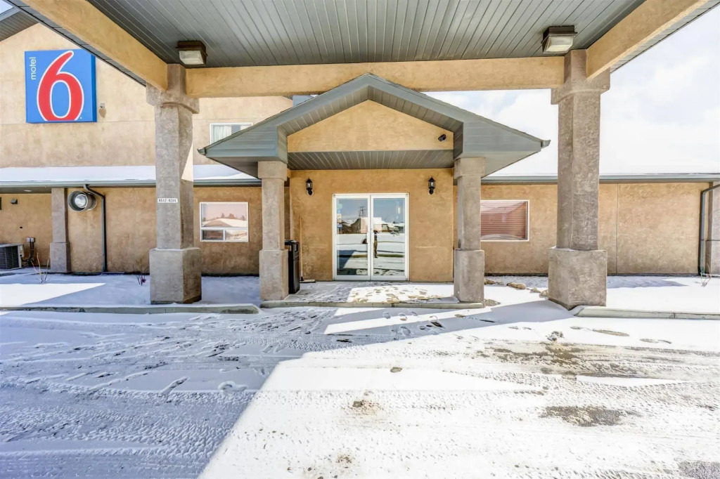Joys Inn Innisfail, AB