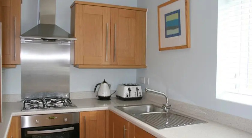 Kings Court Apartments