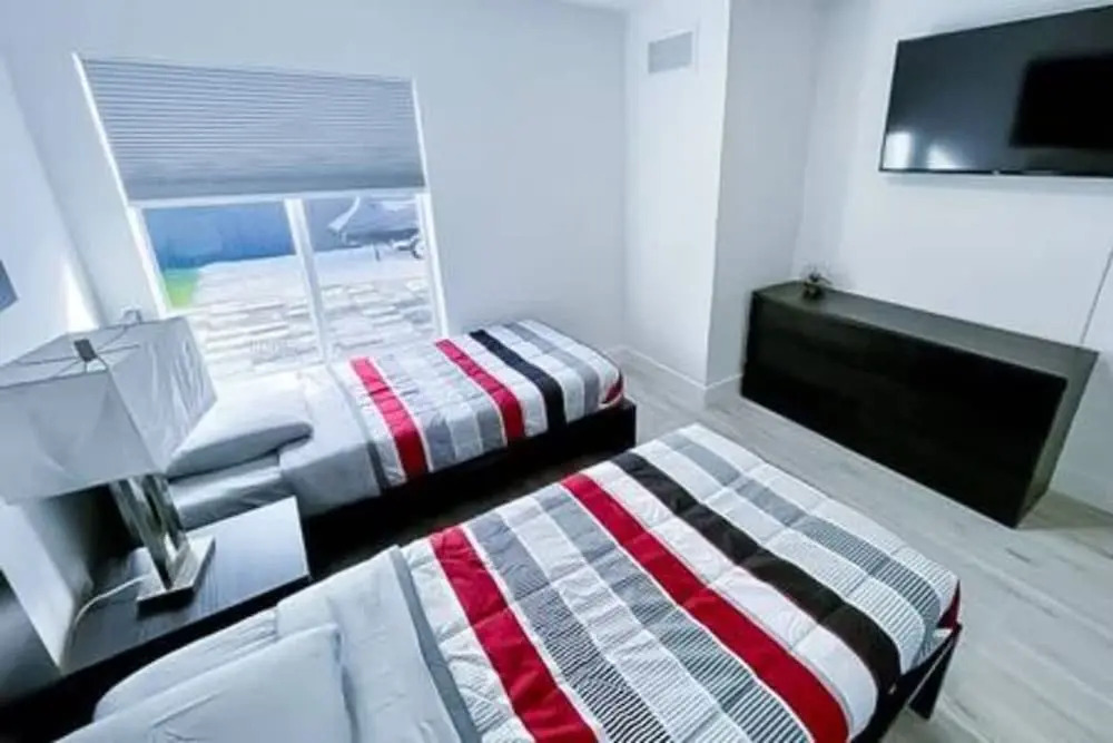 Ocean Pearl Estate 3BR 2BA W Pool