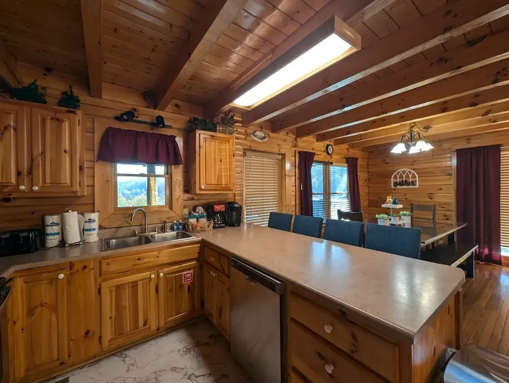 ERN807 - Black Bearry Ridge - Great Location! Close To All The Action! cabin