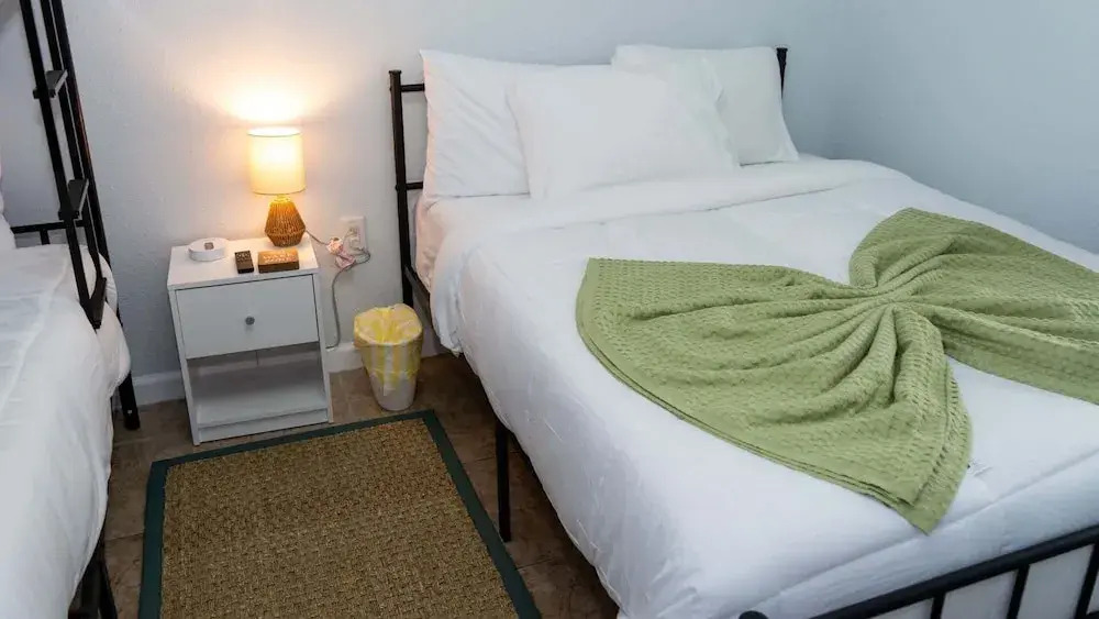 Sleeps 10 Direct Beach Heated Pool 3 Bedroom Apts