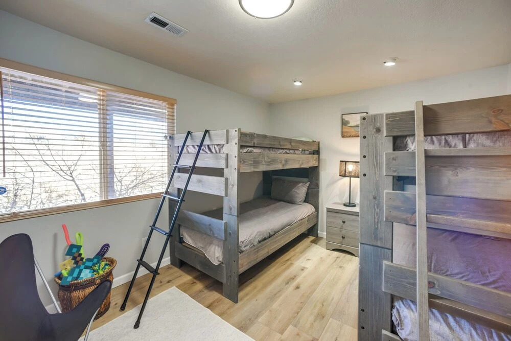 Updated Springs Home - 3 Mi to Garden of the Gods!