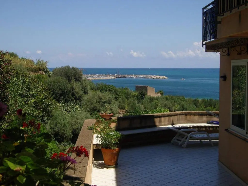 2- Large Terrace and Suggestive Panorama