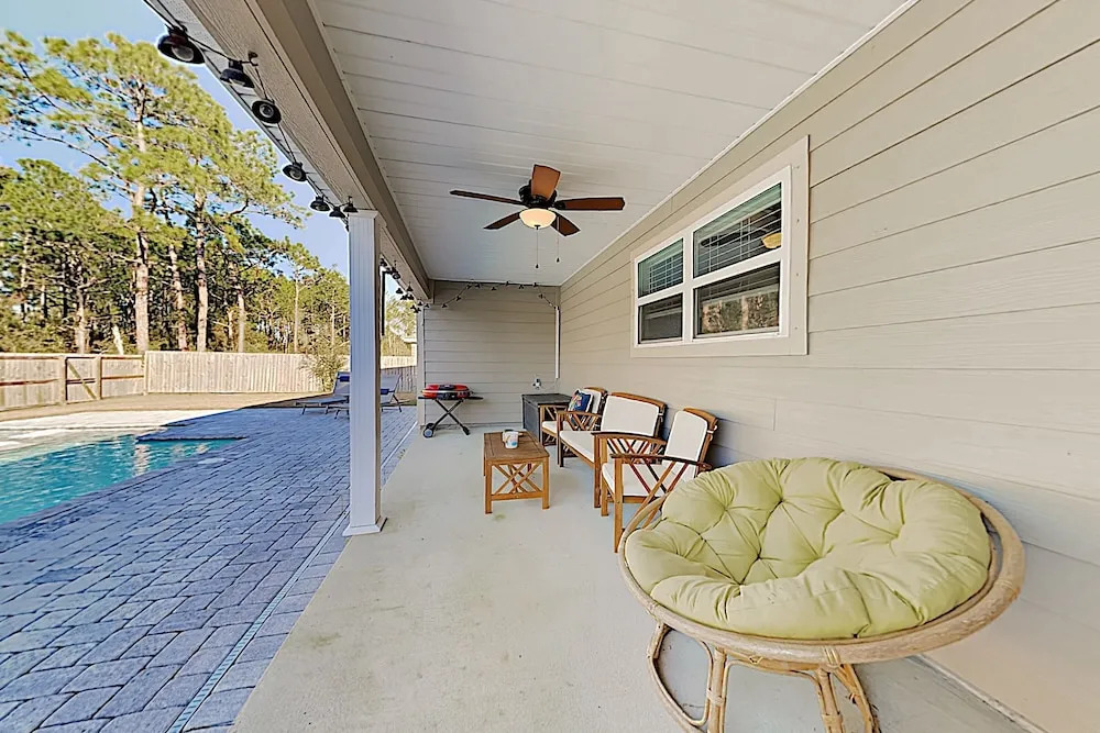 New Listing! Custom : Private Pool, Near Beach 4 Bedroom Home