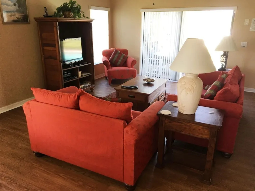 Large Open Floor Plan - 18
