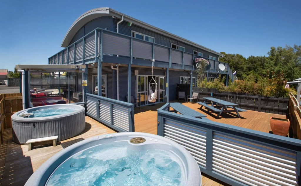 LKNZ Lodge & Cafe