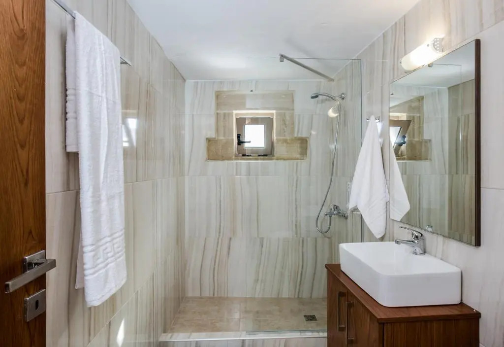 Agarathos Deluxe Homes In the Heart of Kaliviani Near Balos